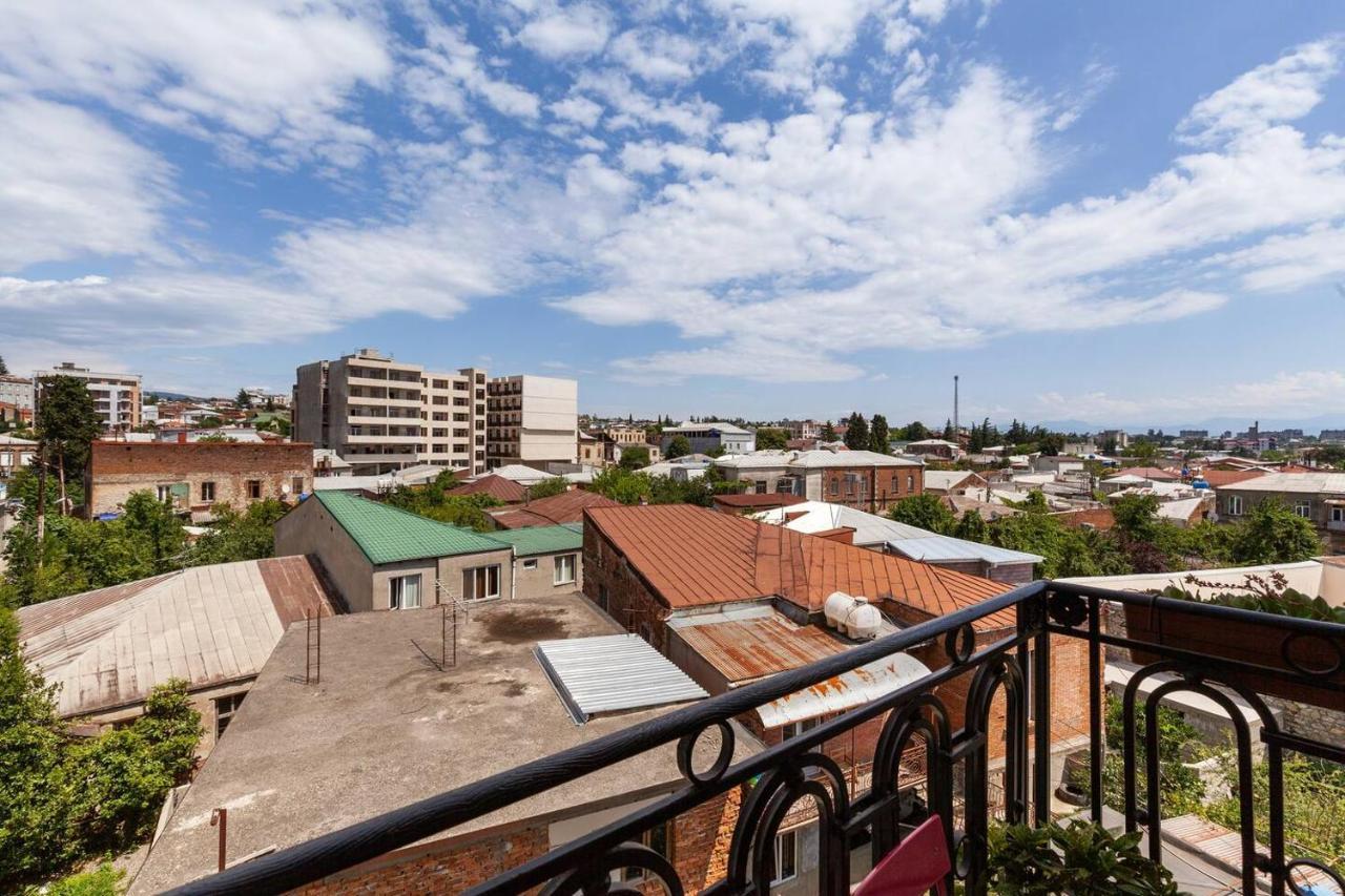 Veli Group Apartment In Old City คูทายสิ ภายนอก รูปภาพ